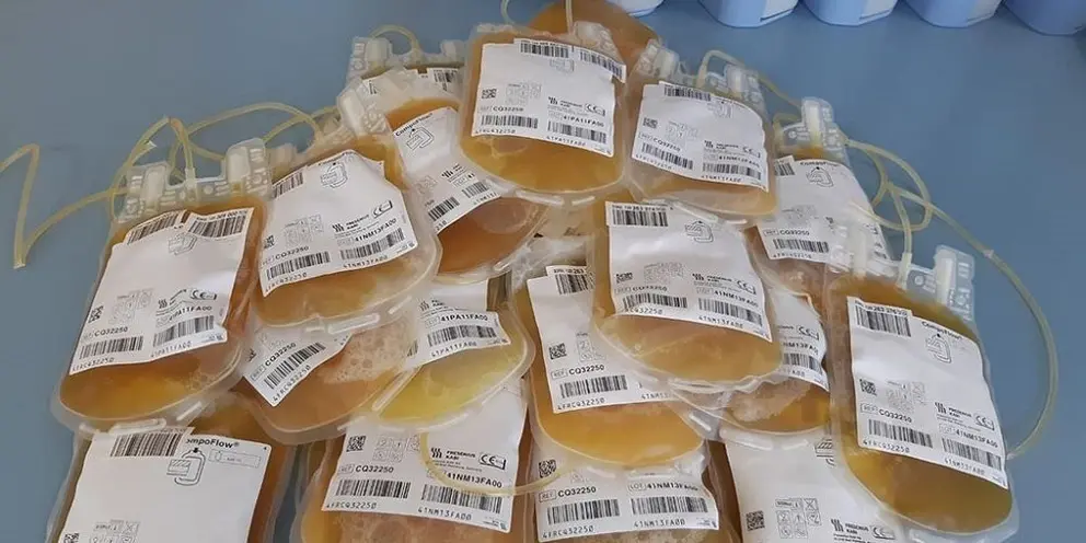 SEV01. SEVILLA, 15/04/2020.- Fotograf&iacute;a facilitada por la Junta de Andaluc&iacute;a que pondr&aacute; en marcha esta semana un ensayo cl&iacute;nico para evaluar la eficacia del tratamiento con plasma de pacientes que han superado el COVID-19, y tendr&aacute; una duraci&oacute;n de entre cuatro y cinco meses, en el que participar&aacute;n hospitales de toda la comunidad aut&oacute;noma. EFE/- SOLO USO EDITORIAL