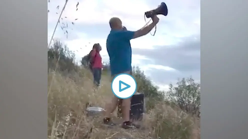 Protestas ante la casa de Iglesias.