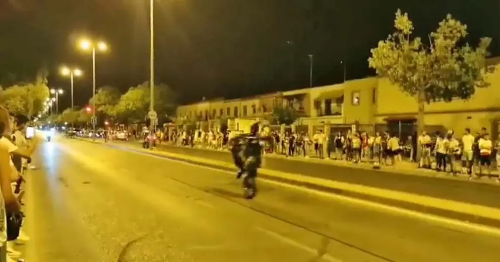 Carreras ilegales en la Avenida Blas Infante
