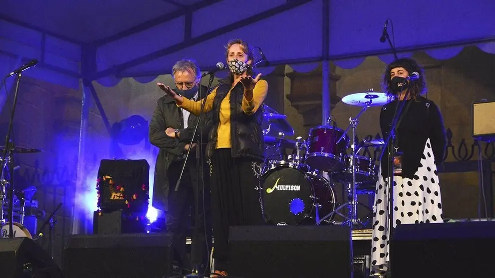 Paco Camas, delegado de Cultura del Ayuntamiento de Jerez, acompa&ntilde;a a Kika Gonz&aacute;lez, portavoz de Ganemos, en la puesta en marcha del Xera Festival que organizan | Ganemos Jerez