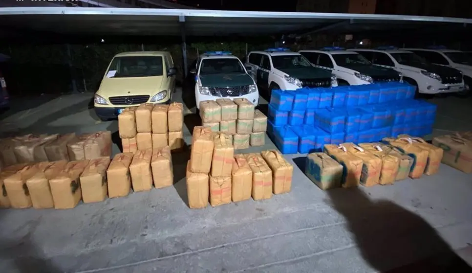 09/11/2020 Material intervenido en Andaluc&iacute;a por la Guardia Civil, que ha detenido a 16 presuntos miembros de una organizaci&oacute;n que introduc&iacute;a hach&iacute;s y de otra que proporcionaba veh&iacute;culos a narcos
SOCIEDAD ESPA&Ntilde;A EUROPA ANDALUC&Iacute;A
GUARDIA CIVIL