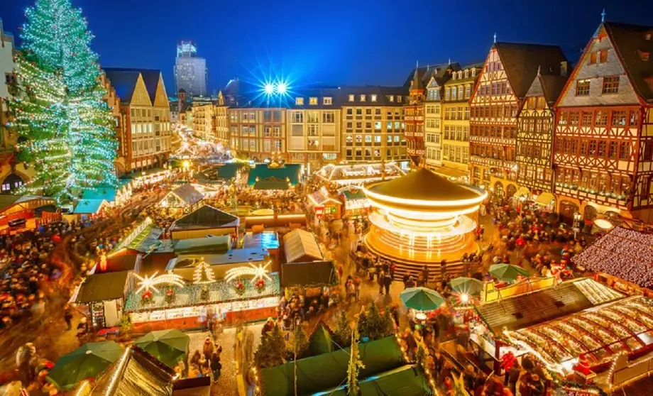Traditional christmas market in the historic center of Frankfurt, Germany