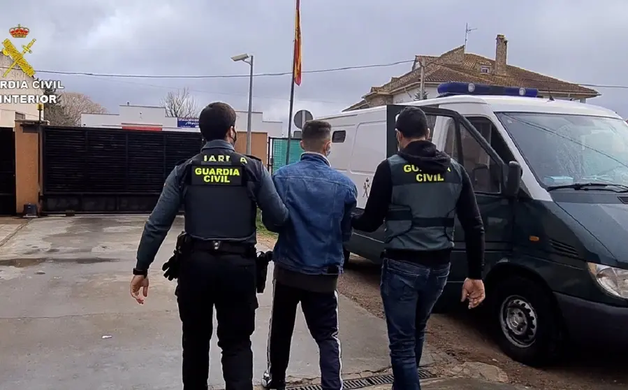 21/12/2020 Desarticulada una red criminal que realiz&oacute; m&aacute;s de 260 estafas con la venta de mascarillas y material para la COVID-19
SALUD ESPA&Ntilde;A EUROPA MADRID POL&Iacute;TICA
GUARDIA CIVIL