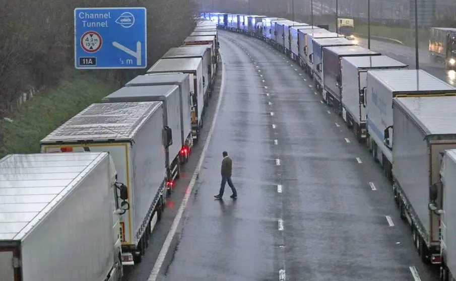 Camioneros atrapados de camino a Reino Unido