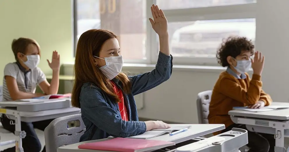 Ni&ntilde;os en un colegio