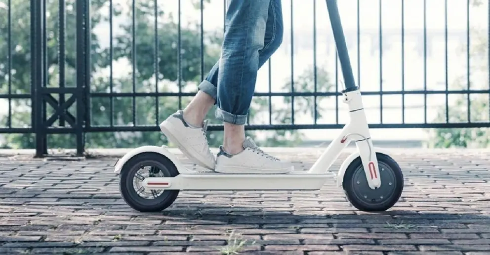 Un patinete el&eacute;ctrico