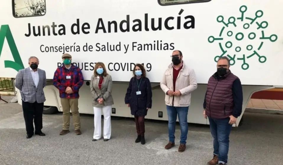 Vacunaci&oacute;n masiva en Puerto Real con el cami&oacute;n de los cribados