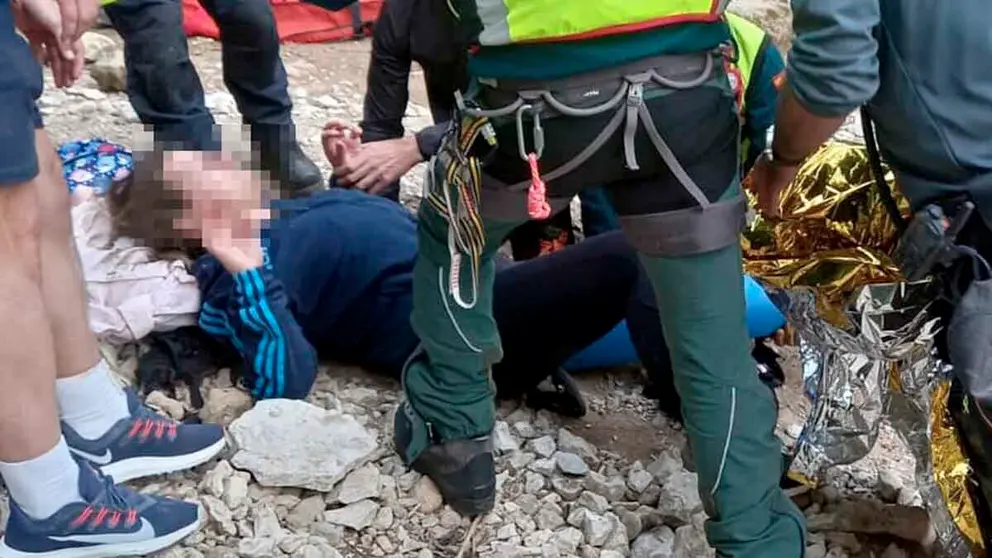 Guardia Civil rescata a una mujer con la pierna fracturada en la Sierra de Segura
