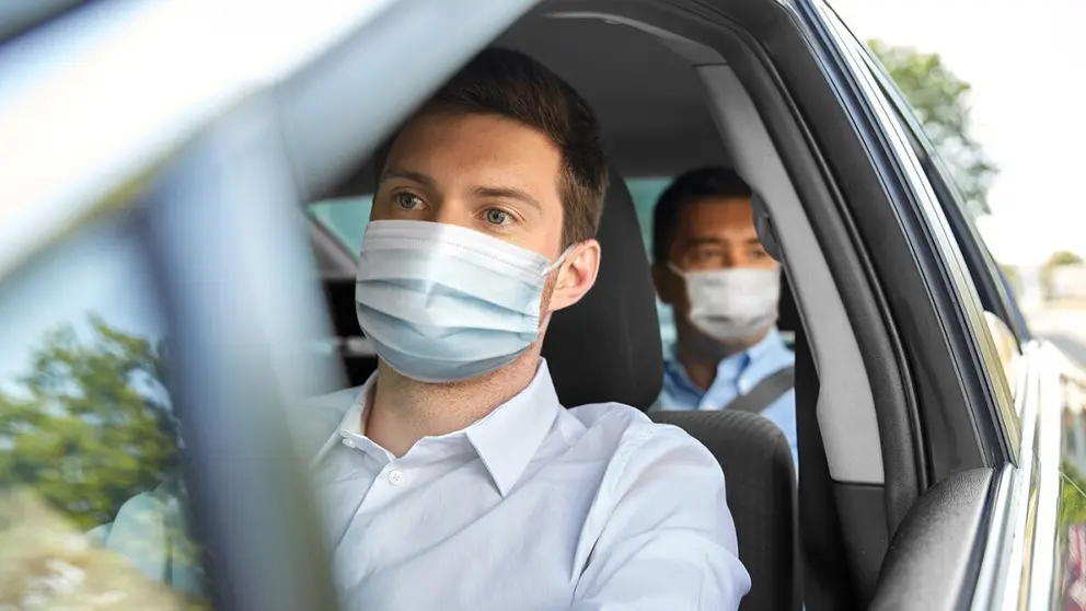 Uso de la mascarilla en el coche
