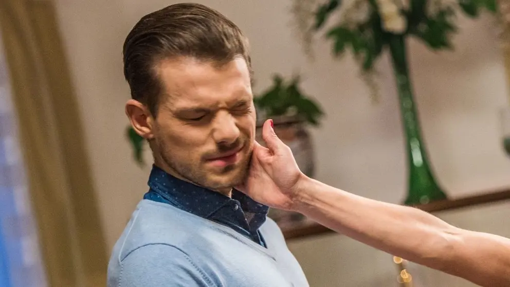 Bofetada de mujer a hombre | Archivo El MIRA