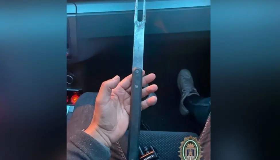 Exta&ntilde;a arma incautada en Rota