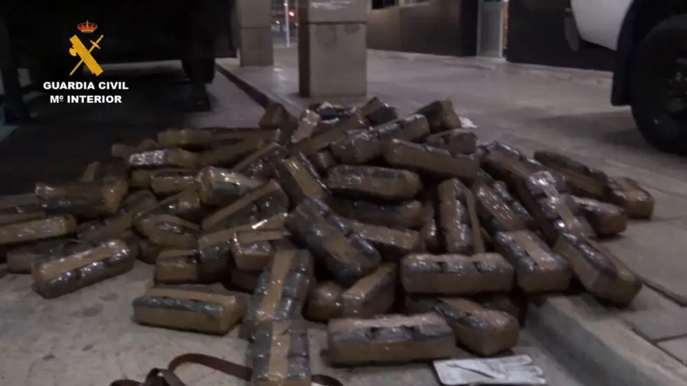 Hach&iacute;s introducido por la organizaci&oacute;n en el puerto de M&aacute;laga