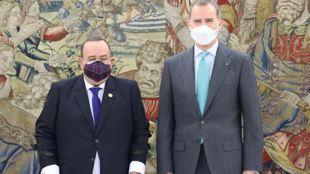 Felipe VI y Alejandro Giammattei.