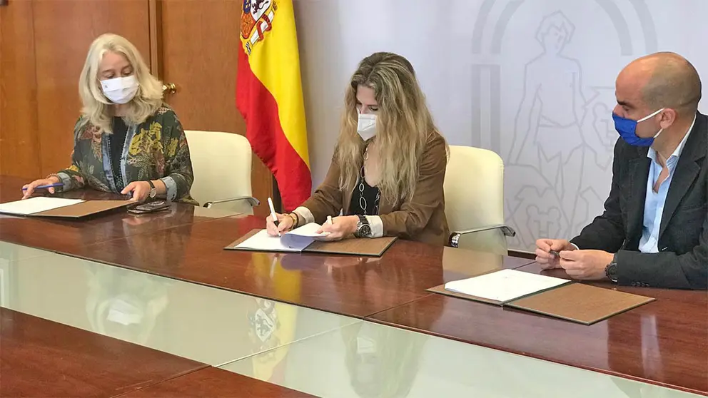 Ana Mestre, delegada de la Junta, adjudica la redacci&oacute;n del proyecto para el desdoble de la A-491 entre Rota y El Puerto 