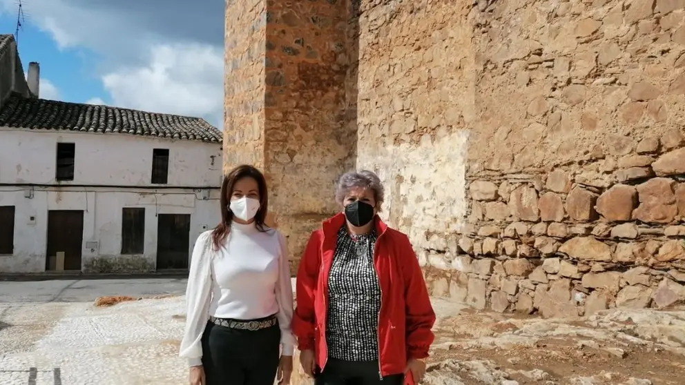 Castillo de Cumbres de San Bartolom&eacute; / El Mira