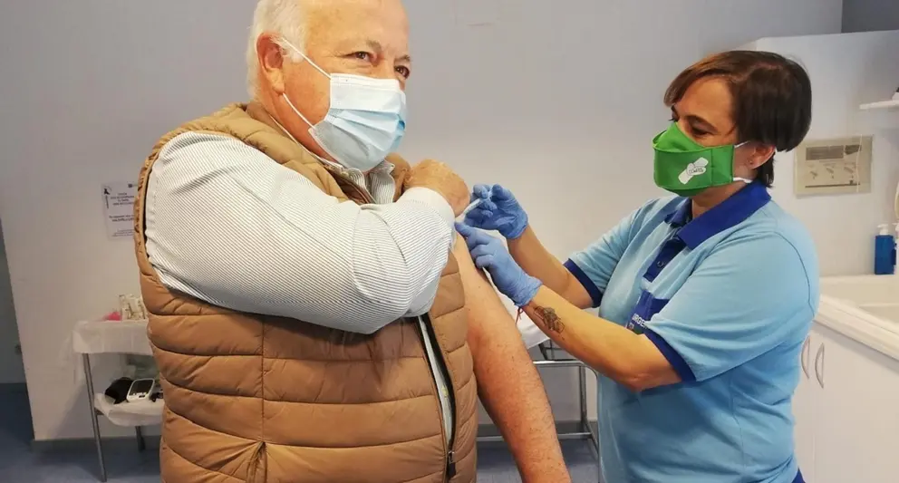 Vacunaci&oacute;n de Jes&uacute;s Aguirre