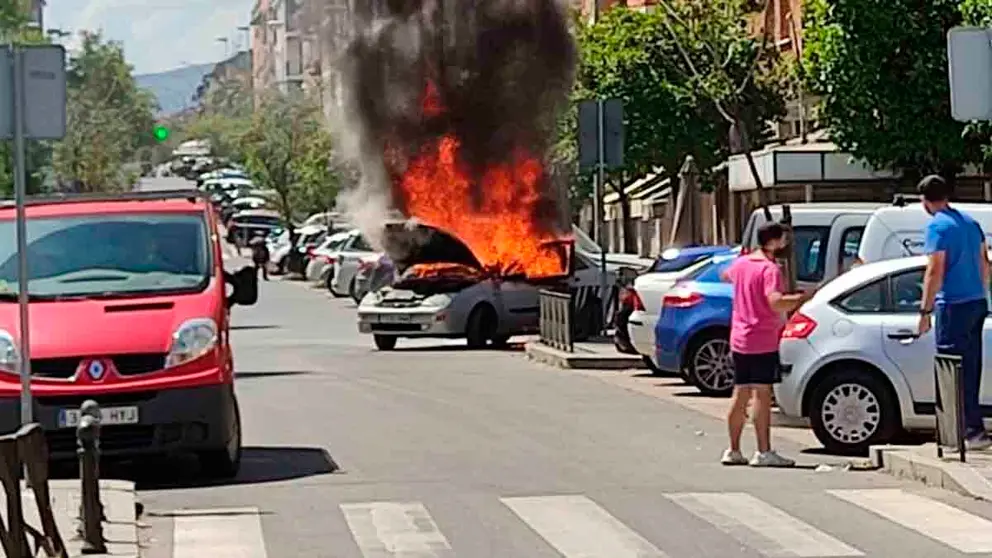 Incendio de un coche en C&oacute;rdoba