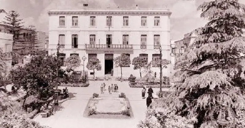 Alameda del Banco de Espa&ntilde;a 1954, actualmente Biblioteca Municipal- Jerez