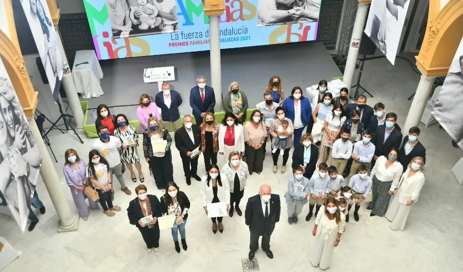 8 entidades son reconocidas por la Junta de Andaluc&iacute;a por defender a las familias