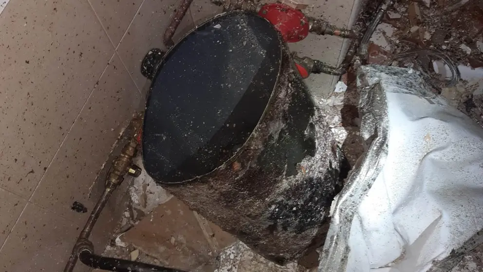 Explota un termo el&eacute;ctrico en Olvera