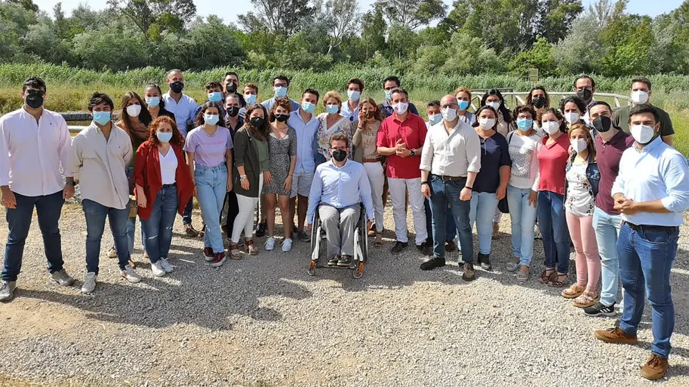 Bea Fanjul en apoyo de los candidatos populares en las barriadas de Jerez