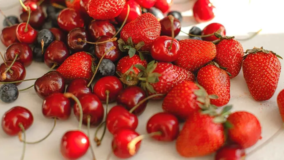 Comer frutos rojos todos los d&iacute;as proporciona&nbsp;6 grandes beneficios para el organismo
