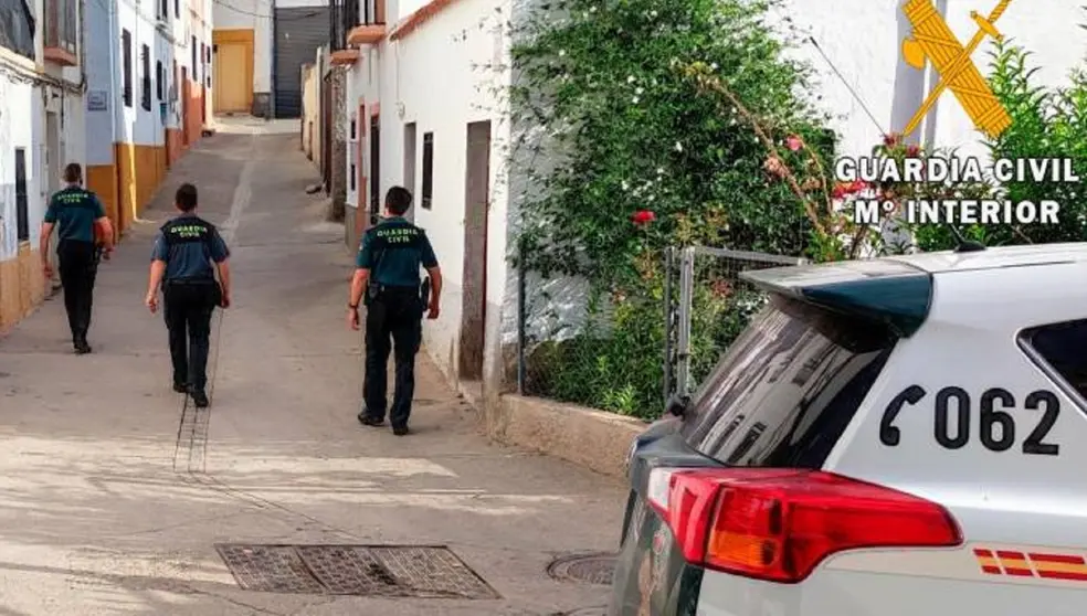 La localidad de Lora del R&iacute;o donde una mujer ha apu&ntilde;alado a su marido e intentado asfixiar a su beb&eacute;