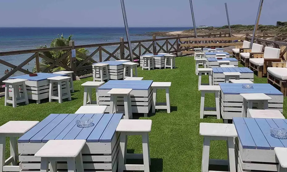 Chiringuito de Juan en la playa de Zahora