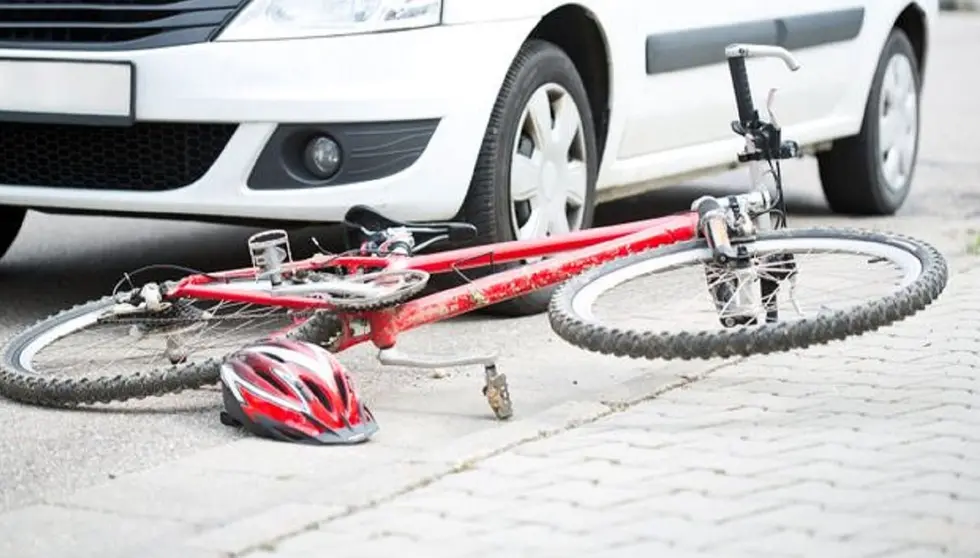 Un conductor ha atropellado a un ciclista y se ha dado a la fuga en Granada