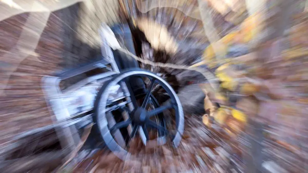 Atropellan a un peat&oacute;n en silla de ruedas en Atarfe por un coche que se dio a la fuga