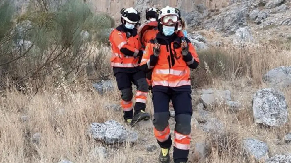 Un parapentista ha chocado contra una ladera en M&aacute;laga