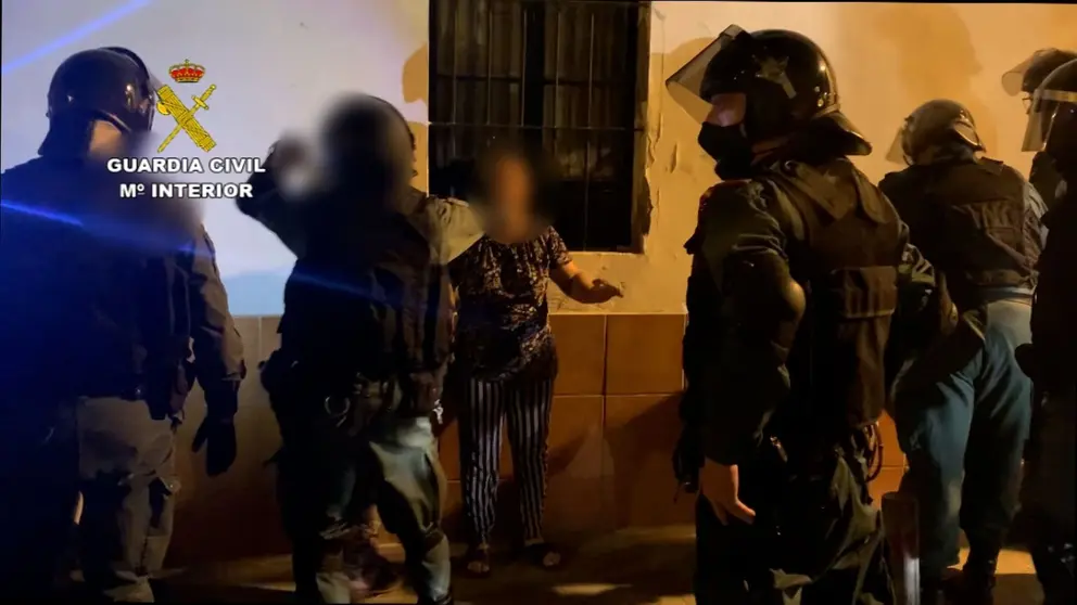 La Guardia Civil ha desarticulado una organizaci&oacute;n que robaba por el m&eacute;todo del 'abrazo cari&ntilde;oso'