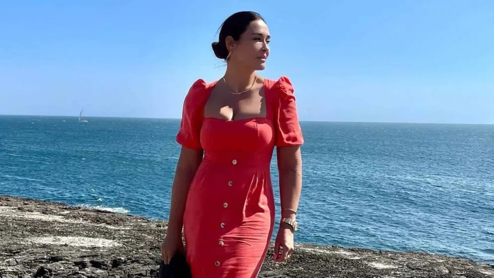 Vicky Mart&iacute;n Berrocal posando durante sus vacaciones