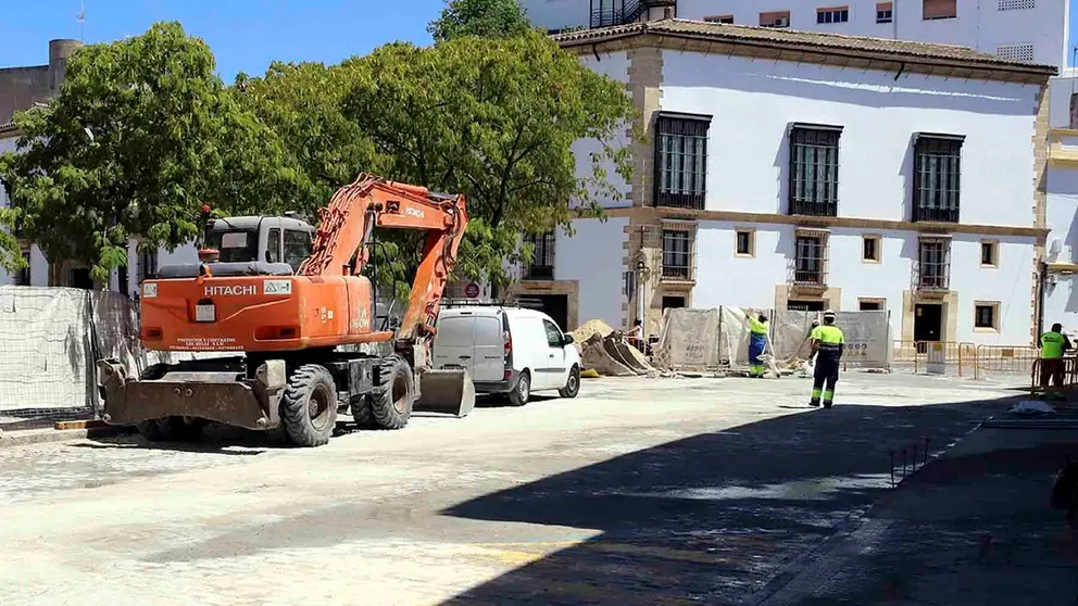 Obras de renovaci&oacute;n en el eje Arroyo en Jerez de la Frontera