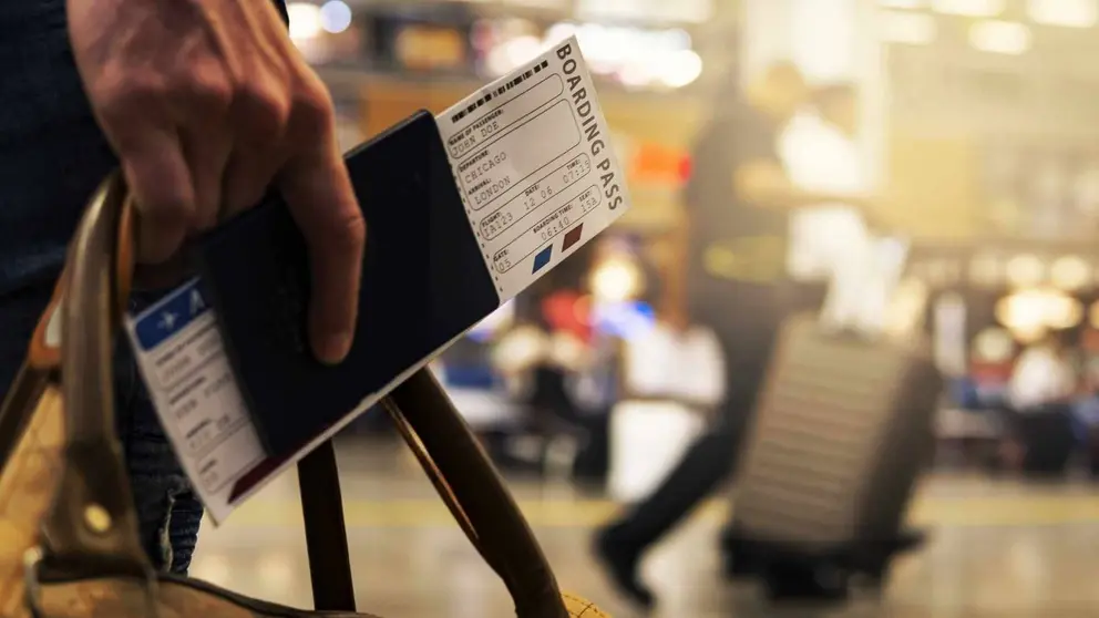 Una banda distra&iacute;a a los pasajeros para robar sus maletas en el Aeropuerto de M&aacute;laga