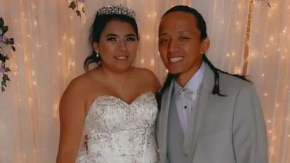 La mujer llevaba puesto a&uacute;n el vestido de novia