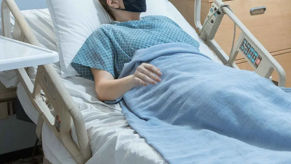 El testimonio Covid-19 de una joven de EE.UU. tras un mes en el hospital: "Vacunaros"