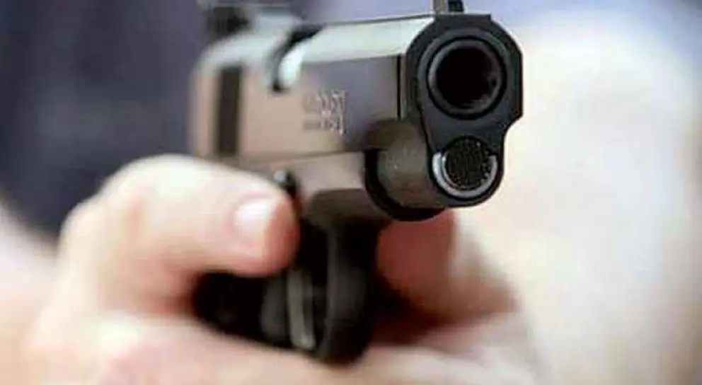 Los asaltantes amenazaron a los inquilinos con una pistola