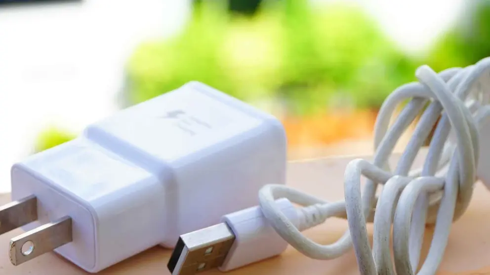 Una ni&ntilde;a ha muerto electrocutada por el cargador de un m&oacute;vil
