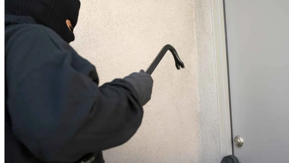 El pr&oacute;fugo accedi&oacute; a la vivienda mediante el m&eacute;todo de la patada en la puerta