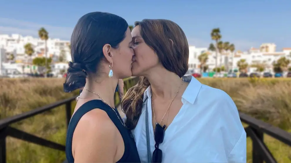 Las influencers Devermut denuncian a un local de Conil por echarlas por "ser bolleras"