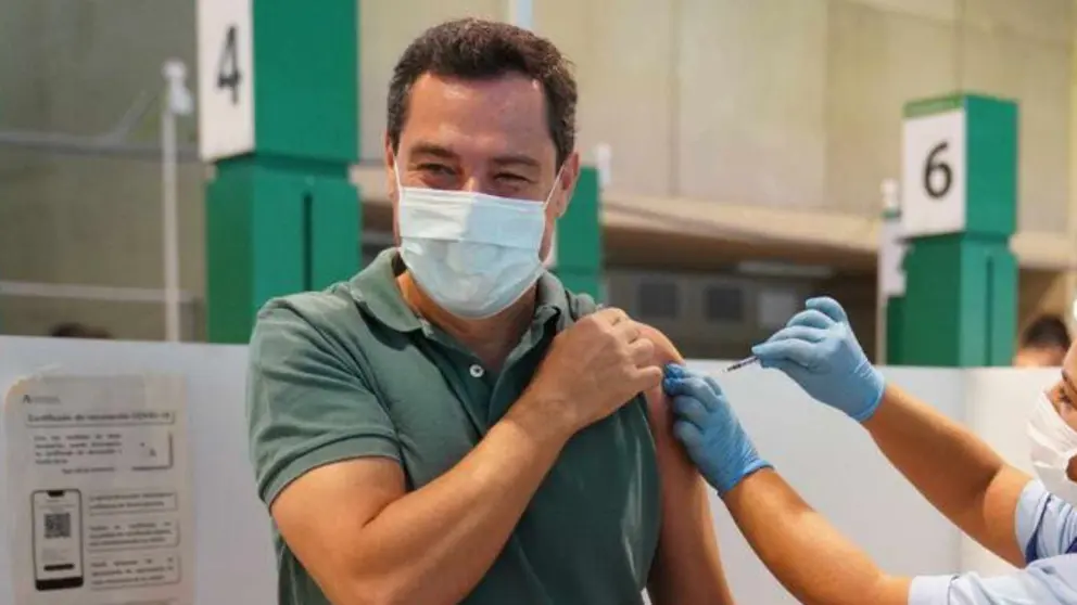 Juanma Moreno tras la segunda dosis: "Hay que llegar al m&aacute;ximo de vacunados Covid-19 en Andaluc&iacute;a""