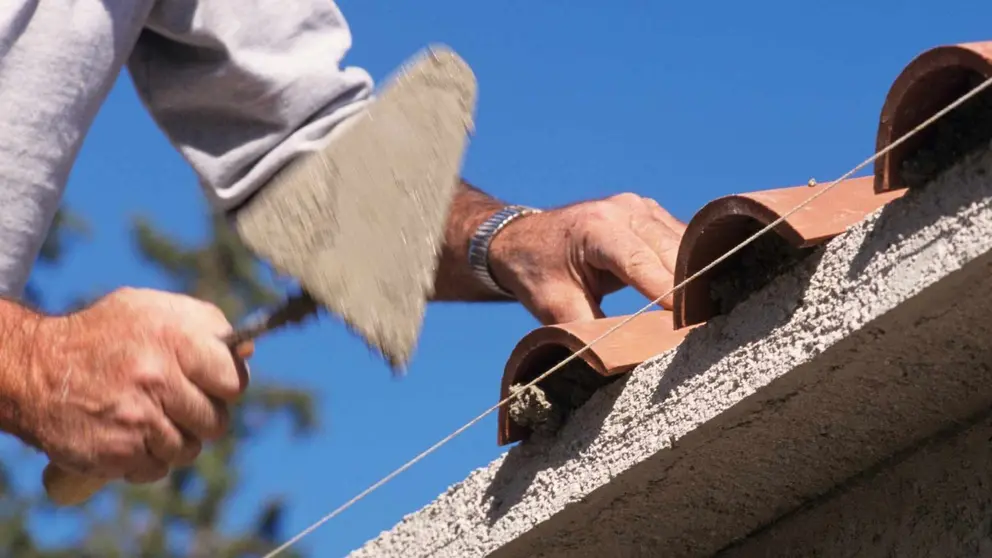 Un hombre de 59 a&ntilde;os ha muerto en un tremendo accidente laboral en una obra de Sevilla