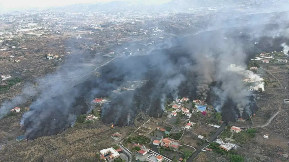 Volc&aacute;n de La Palma en erupci&oacute;n