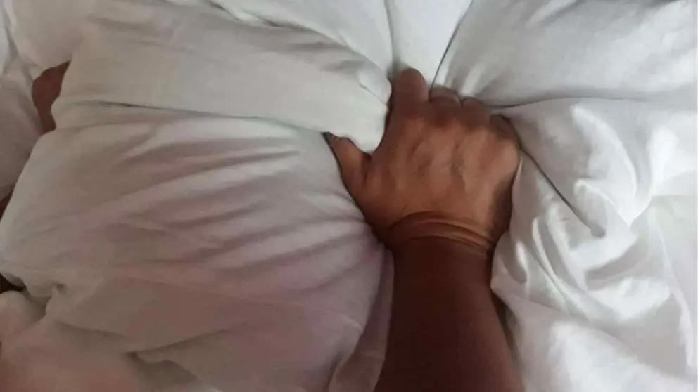 Un hombre intenta matar a su madre mientras dorm&iacute;a en Gran Canaria