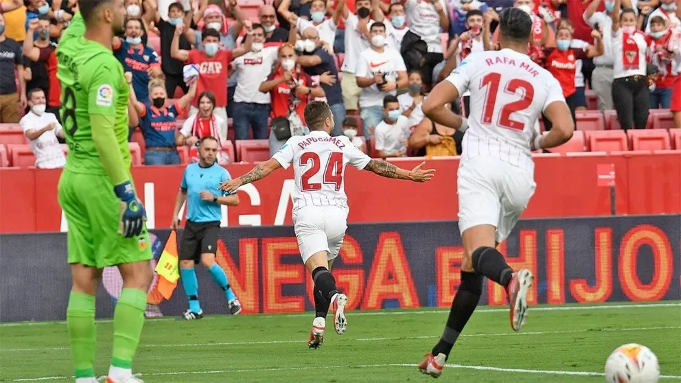 Papu G&oacute;mez marca en el Sevilla FC - Valencia CF