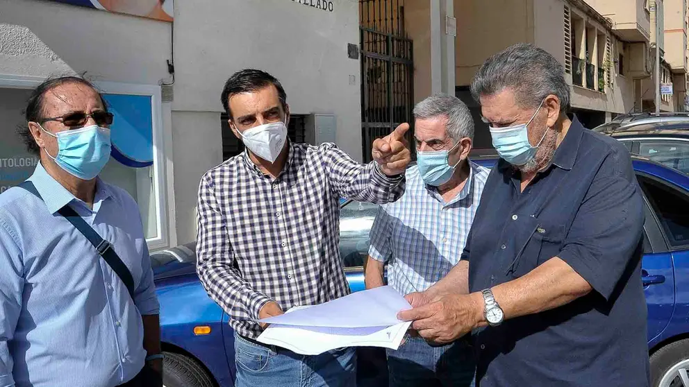 Jos&eacute; Antonio D&iacute;az y Miguel Zarzuela en el barrio de Icovesa | Ayuntamiento de Jerez