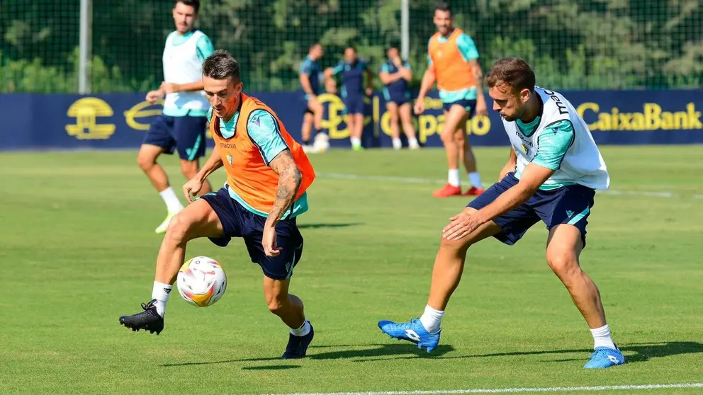 Salvi S&aacute;nchez mide en velocidad a Juan Cala en un entrenamiento