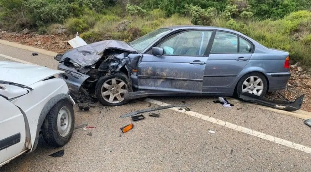 Choque frontal entre dos coches en la provincia de M&aacute;laga