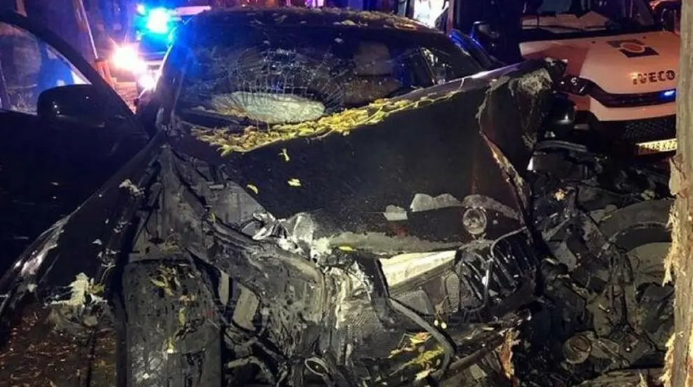 Choque entre dos coches en Sevilla